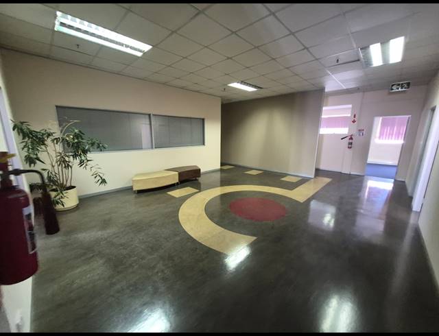 400M² OFFICE TO LET IN STEELEDALE